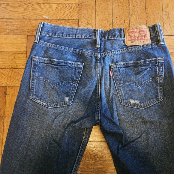 Levis Distressed Blue Jeans - Picture 13 of 14